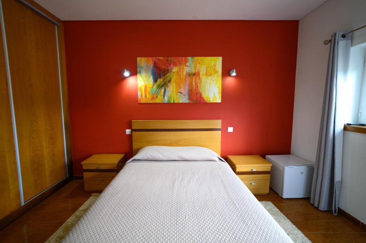 Funileiro, Apartamentos E Quartos 아마레스 외부 사진