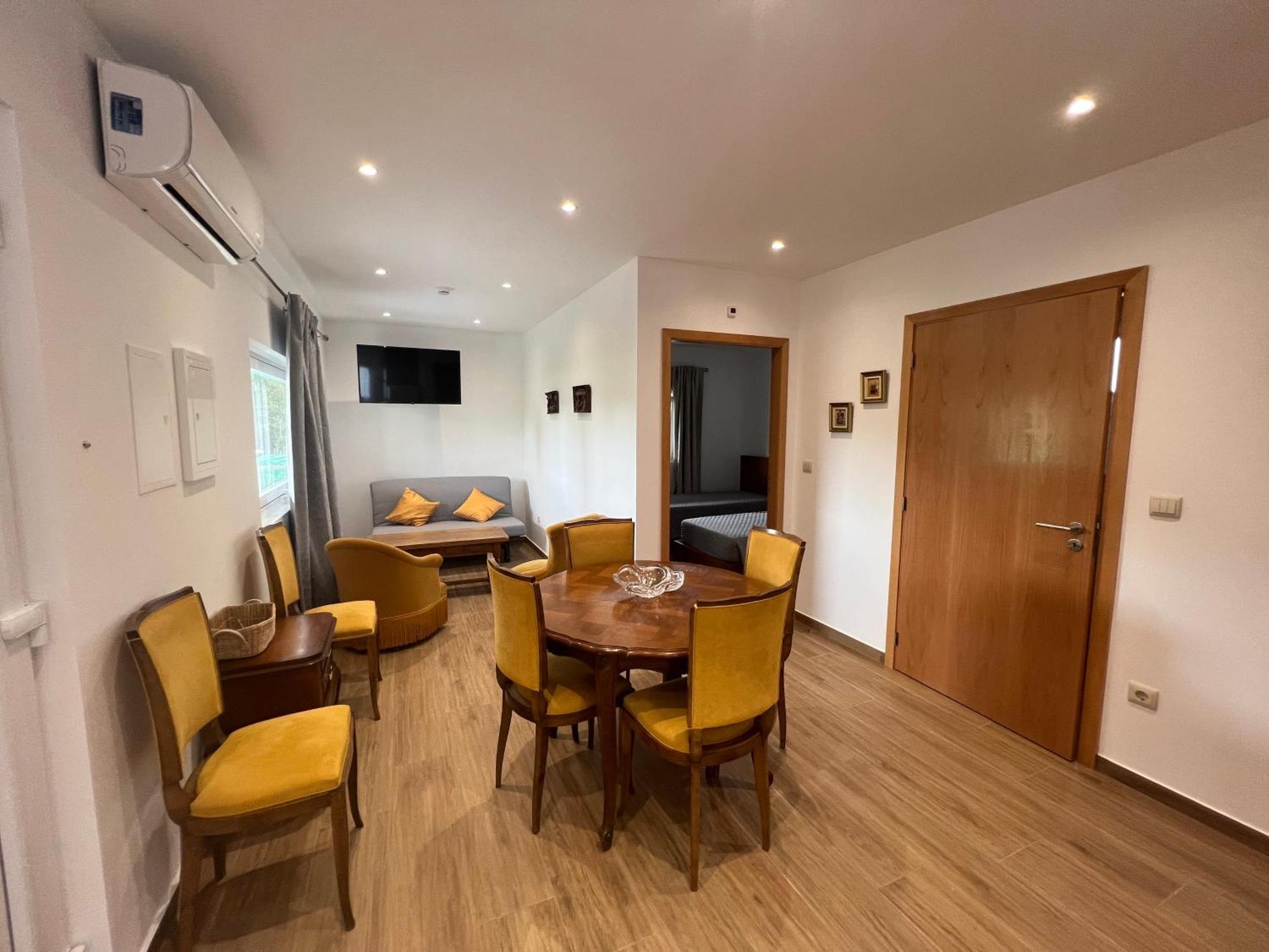 Funileiro, Apartamentos E Quartos 아마레스 외부 사진